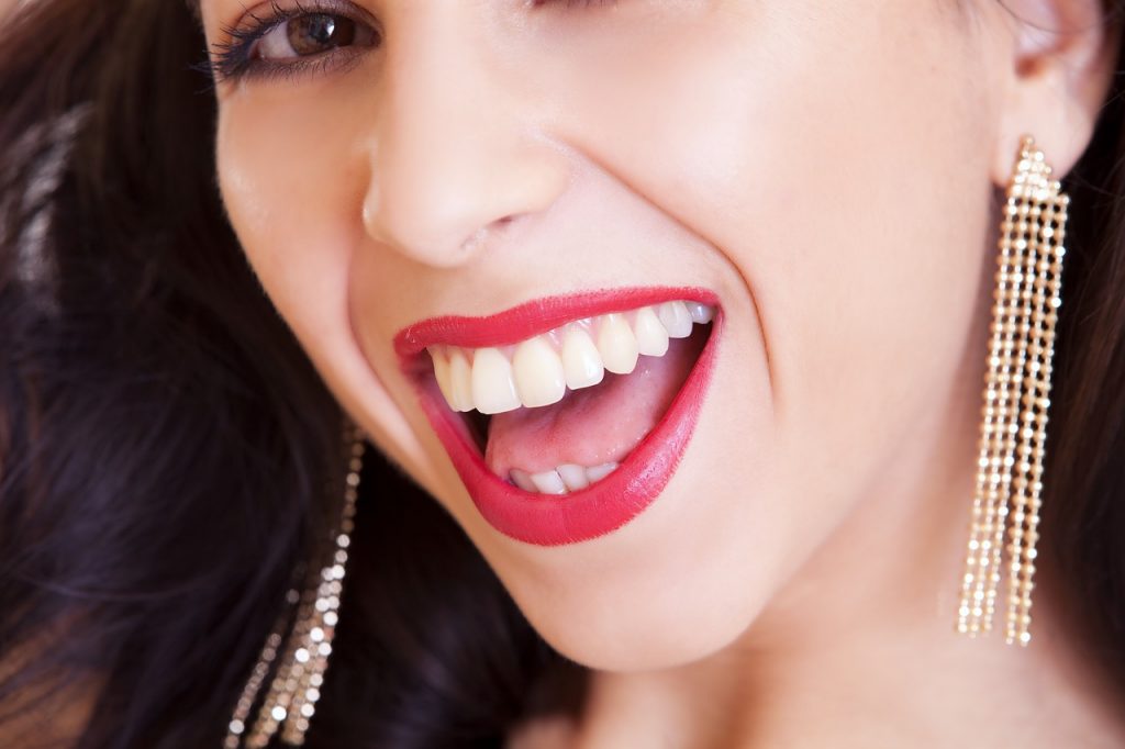 How do you get a long-lasting lipstick
