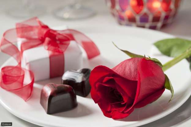 The first chocolate-shaped heart box in 1861
