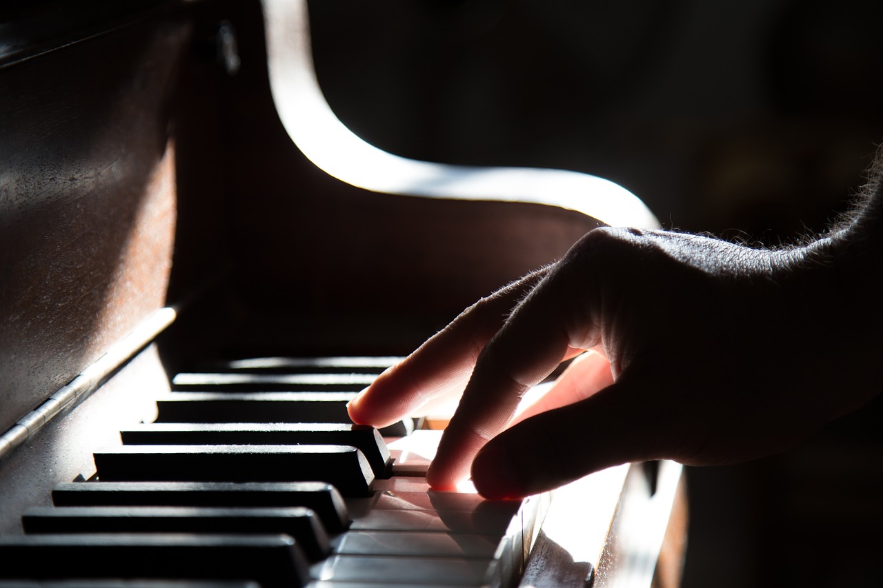Sexy Musical Instruments Drive Women Wild