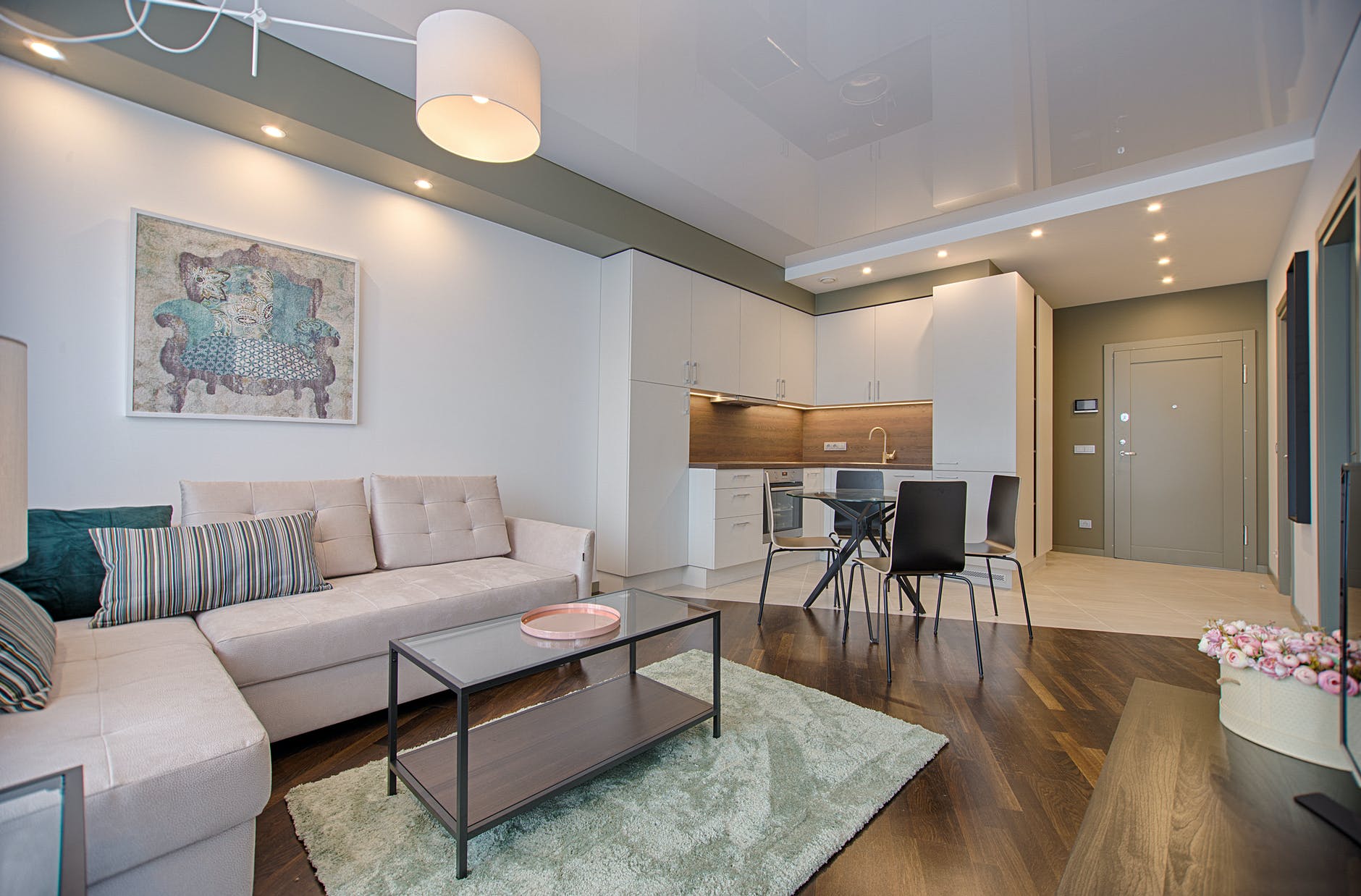 Choosing the right ways to light your living room really is important. After all, the living room is an important multi-use space. It’s probably one of the largest rooms in